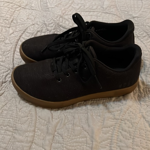 No bulls canvans size 9 - Picture 3 of 4